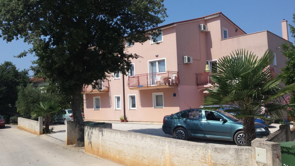 Apartment Studio Baric Πόρετς Εξωτερικό φωτογραφία